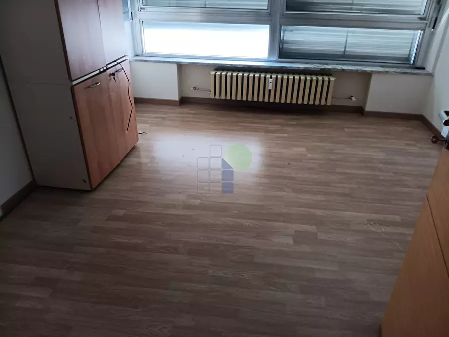 Immagine 12 di Ufficio in vendita  in Piazza Cavour 21 a Livorno