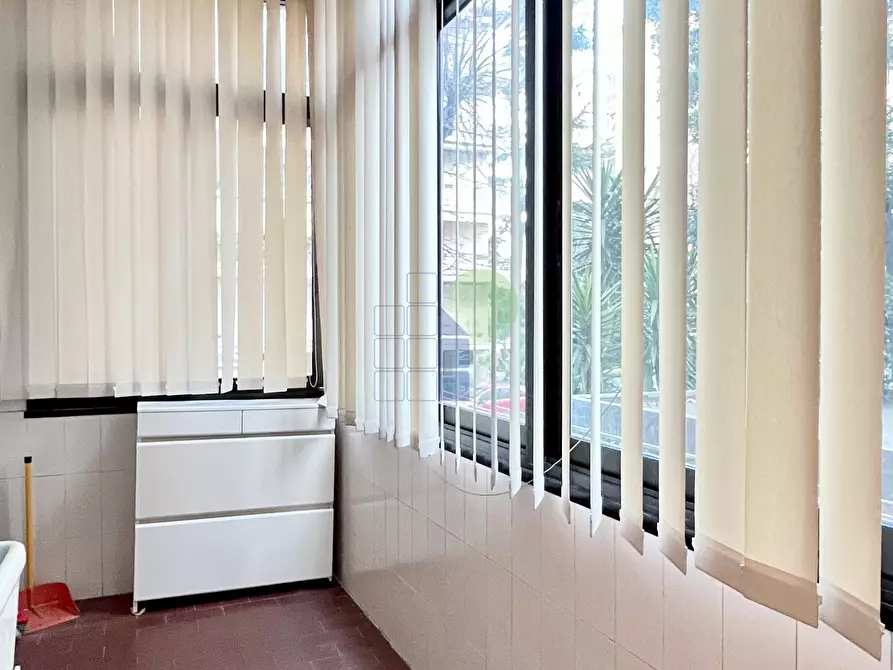 Immagine 37 di Pentalocale in vendita  in Via Calzabigi 110 a Livorno