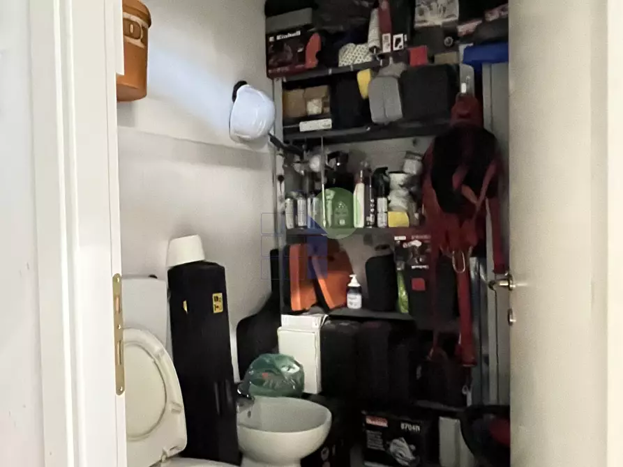 Immagine 3 di Locale commerciale in affitto  in Via Arrotini 11 a Livorno