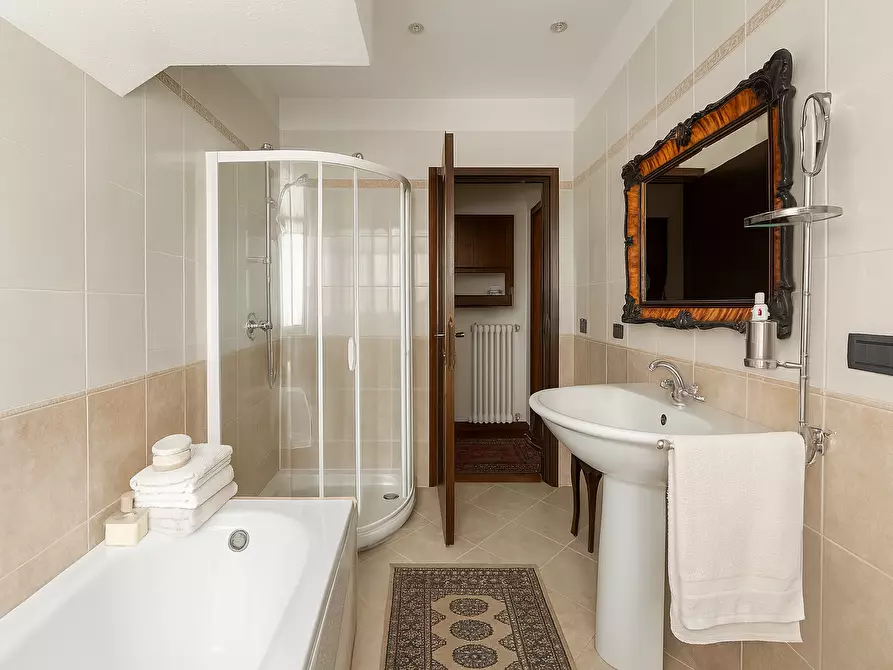 Immagine 23 di Villa in vendita  in Regione Cantarana 1 a Arona