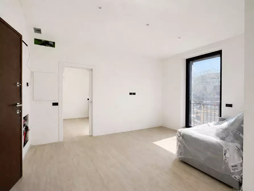 Immagine 3 di Bilocale in vendita  in Via XX Settembre 84 a Arona