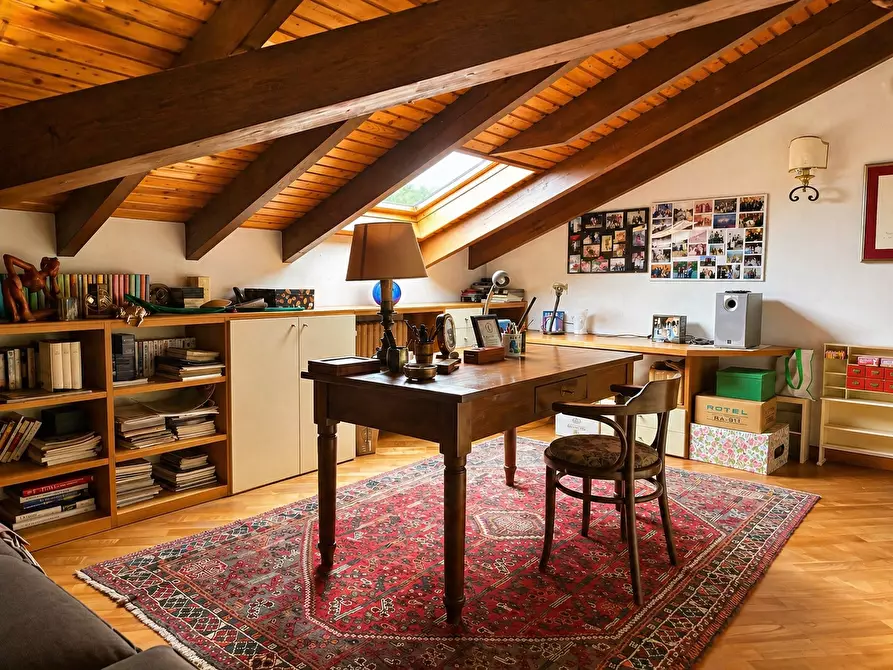 Immagine 19 di Villa in vendita  in Via Varallo Pombia 2 a Castelletto Sopra Ticino
