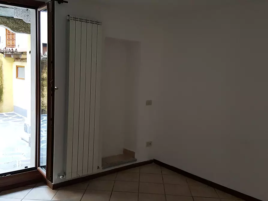 Immagine 10 di Bilocale in vendita  in Via Manzoni 1 a Arona