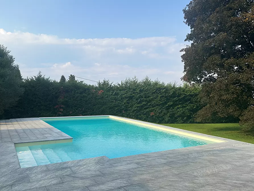 Immagine 34 di Villa in vendita  in Via Madonna della Motta 1 a Dormelletto