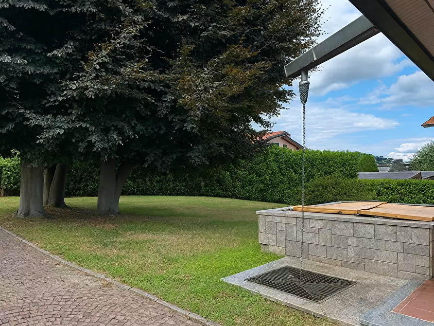 Immagine 3 di Villa in vendita  in Via San Rita a Gozzano