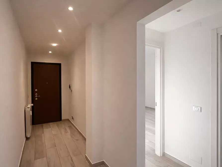 Immagine 3 di Trilocale in affitto  in via san luigi 99 a Arona