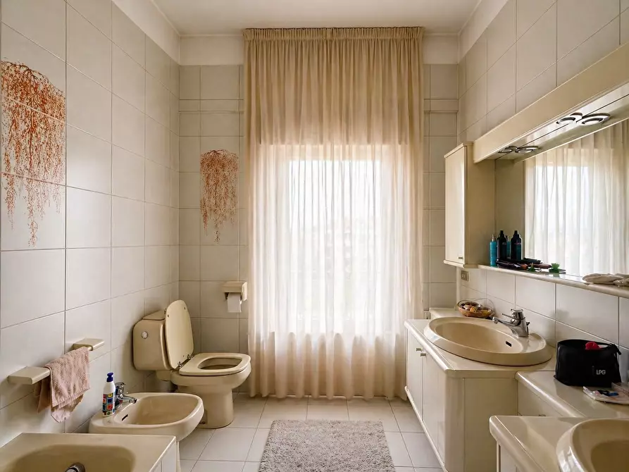 Immagine 12 di Villa in vendita  in Via Varallo Pombia 2 a Castelletto Sopra Ticino