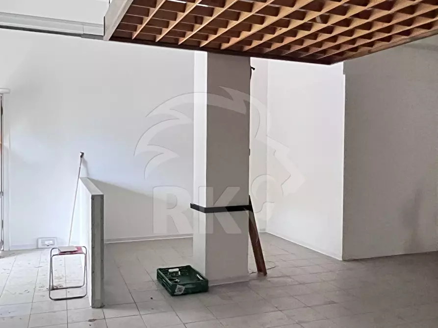 Immagine 6 di Locale commerciale in vendita  in VIA del PAVONE 73 a Ferrara