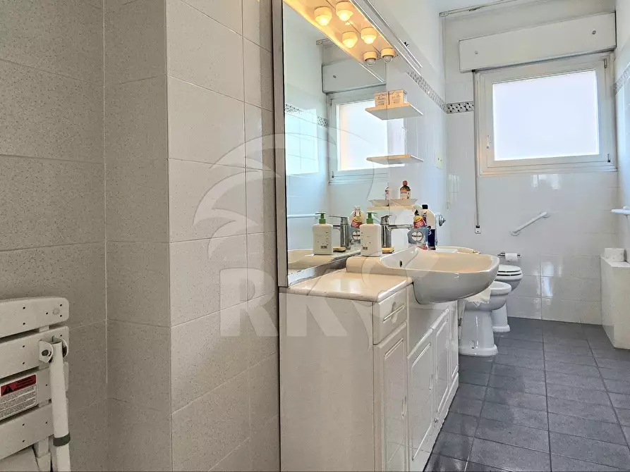 Immagine 16 di Pentalocale in vendita  in via cellini 11 a Bologna