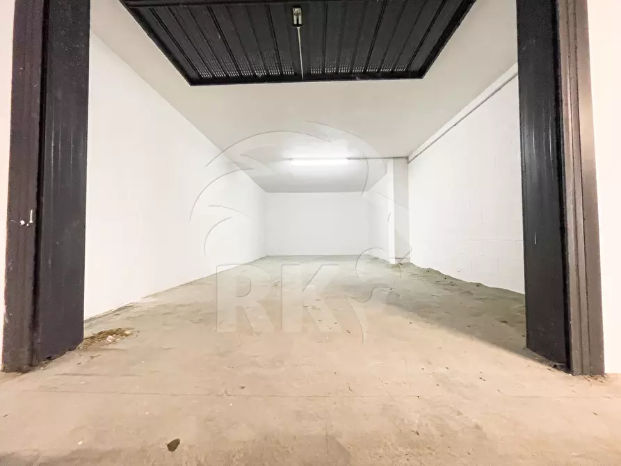 Immagine 23 di Locale commerciale in vendita  in Viale Cinque Martiri 12 a Mirandola