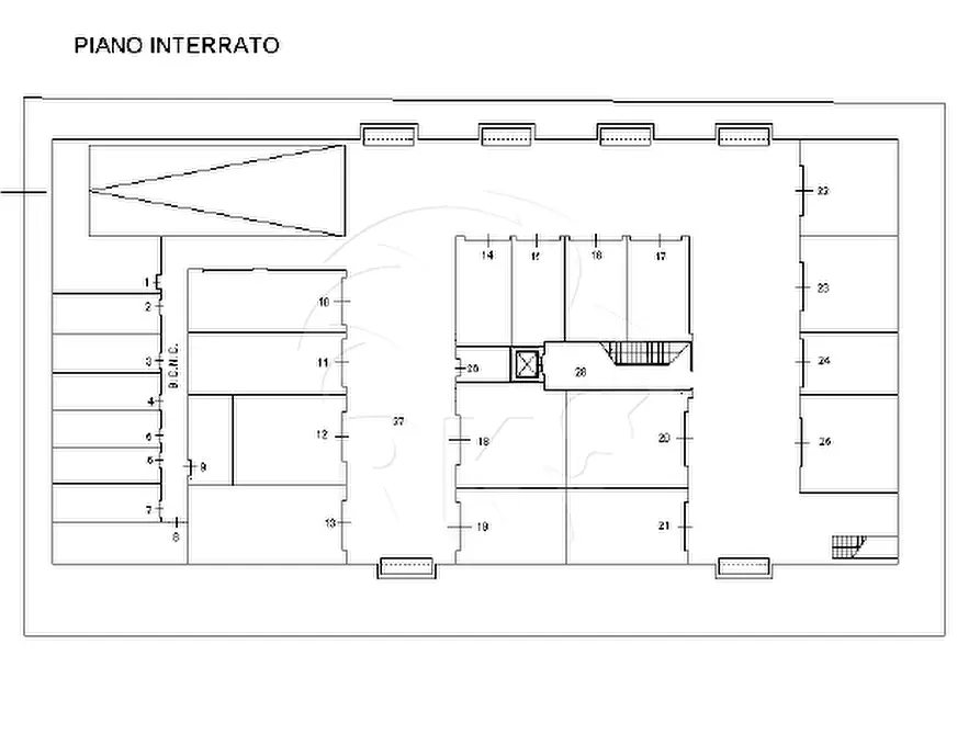 Immagine 25 di Locale commerciale in vendita  in Viale Cinque Martiri 12 a Mirandola