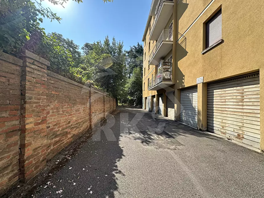 Immagine 3 di Garage in vendita  in Via Lodovico Varthema 44 a Bologna