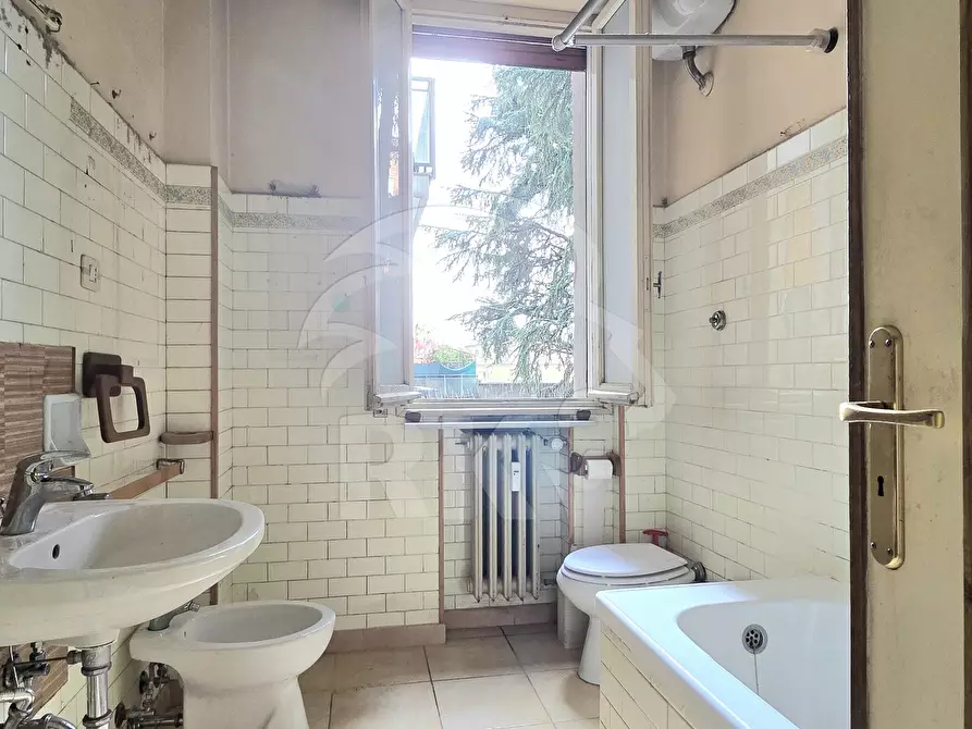 Immagine 12 di Trilocale in vendita  a Bologna