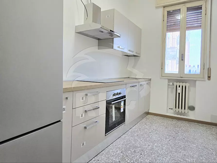 Immagine 1 di Pentalocale in affitto  a Bologna