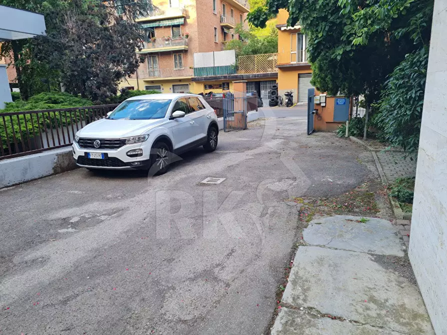 Immagine 30 di Trilocale in vendita  in Via San Mamolo 153 a Bologna