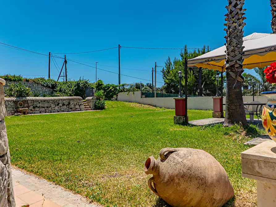 Immagine 34 di Villa in vendita  in Via Agamennone 2 a Siracusa