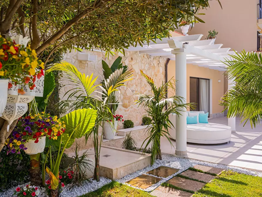 Immagine 9 di Appartamento in vendita  in Contrada Mastrissa 1000 a Taormina