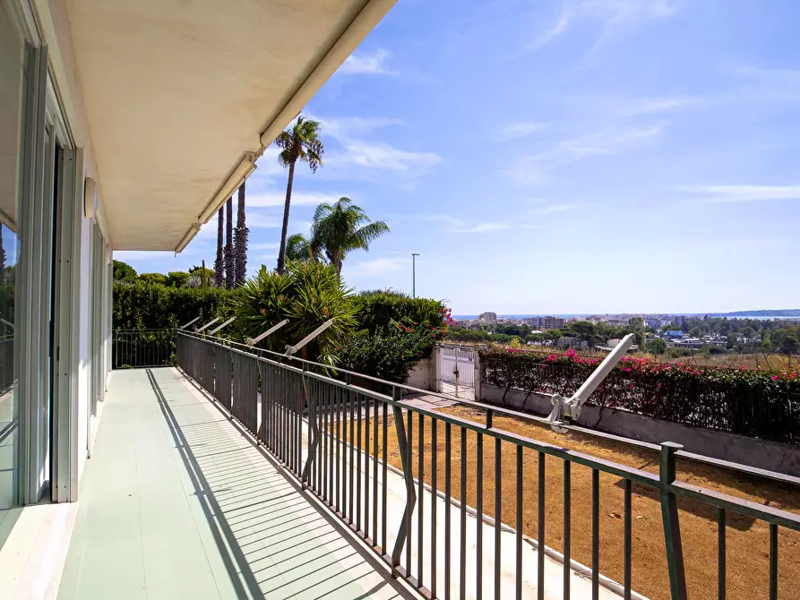 Immagine 5 di Villa in vendita  in Viale Giulio Emanuele Rizzo 2 a Siracusa
