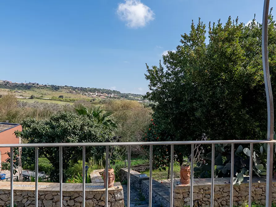 Immagine 55 di Villa in vendita  in Via Priamo 10 a Siracusa