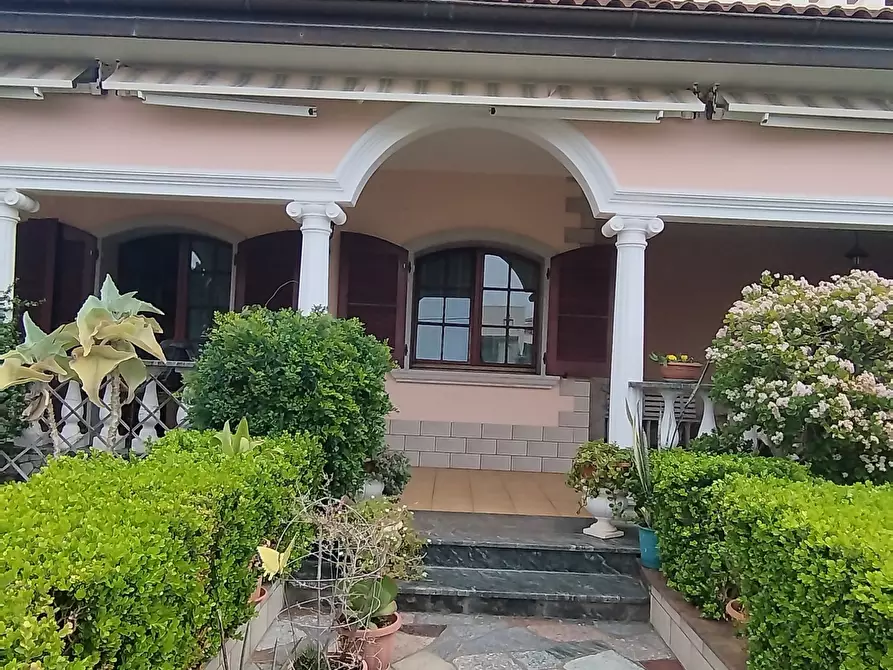 Immagine 15 di Villa in vendita  in Via Stromboli 7 a Siracusa