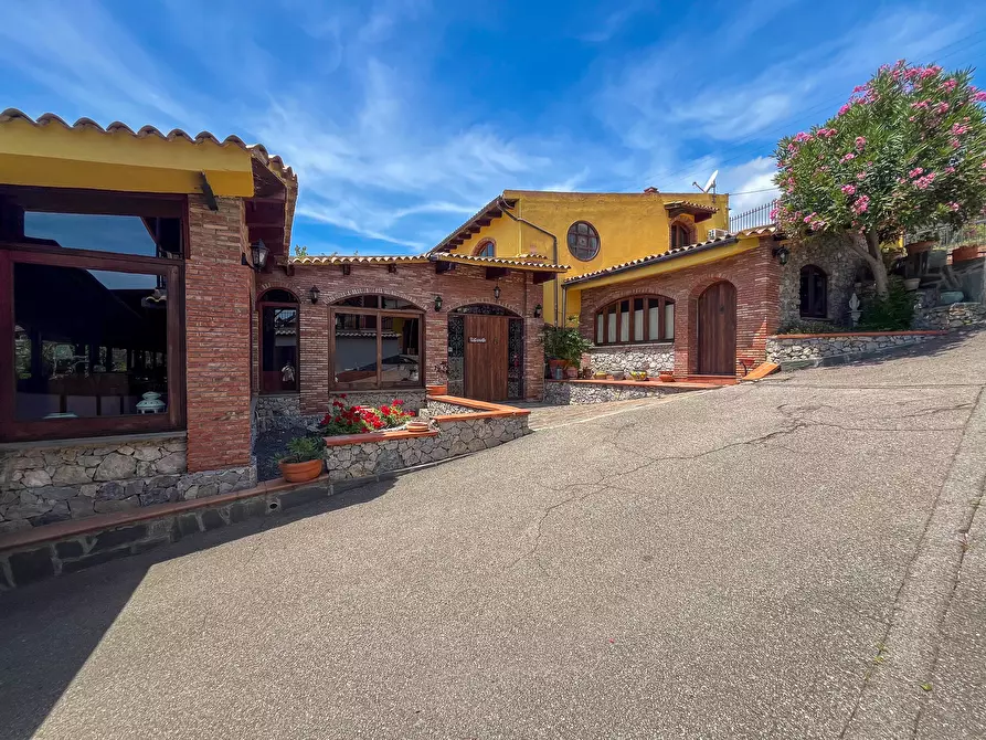 Immagine 4 di Albergo/B&B/Residence in vendita  in Via Panoramica Maria Teresa d'Austria 58 a Taormina