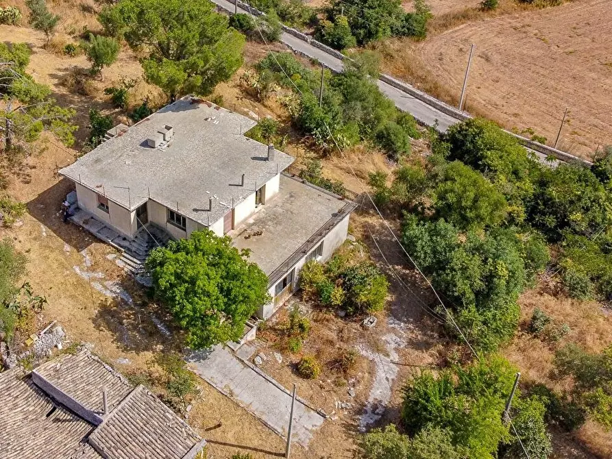 Immagine 1 di Villa in vendita  in contrada San Marco a Noto