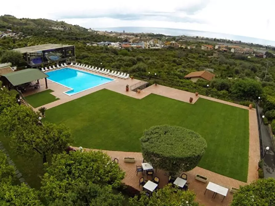 Immagine 10 di Albergo/B&B/Residence in vendita  in Via Nazionale 203 a Taormina