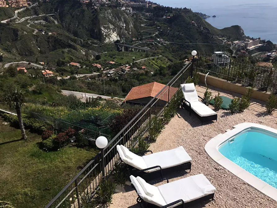 Immagine 41 di Villa in vendita  in Via Roma 21 a Taormina