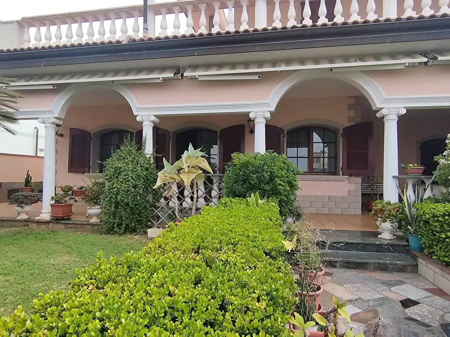 Immagine 6 di Villa in vendita  in Via Stromboli 7 a Siracusa