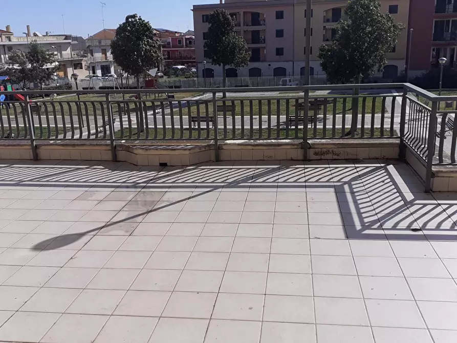Immagine 11 di Locale commerciale in vendita  in Via UmbertoPiazza Borsellino 400 a Canicattini Bagni