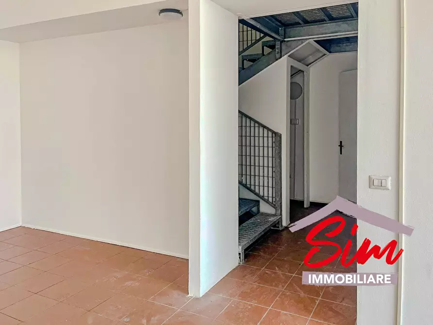 Immagine 12 di Locale commerciale in affitto  in via artigianato sn a Novara