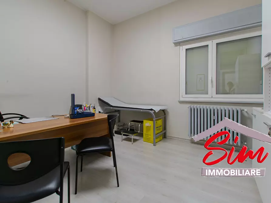 Immagine 10 di Ufficio in vendita  in Via Perazzi sn a Novara