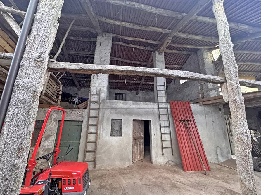 Immagine 2 di Magazzino in vendita  in Contrada Marcantoni 18 a Valdagno