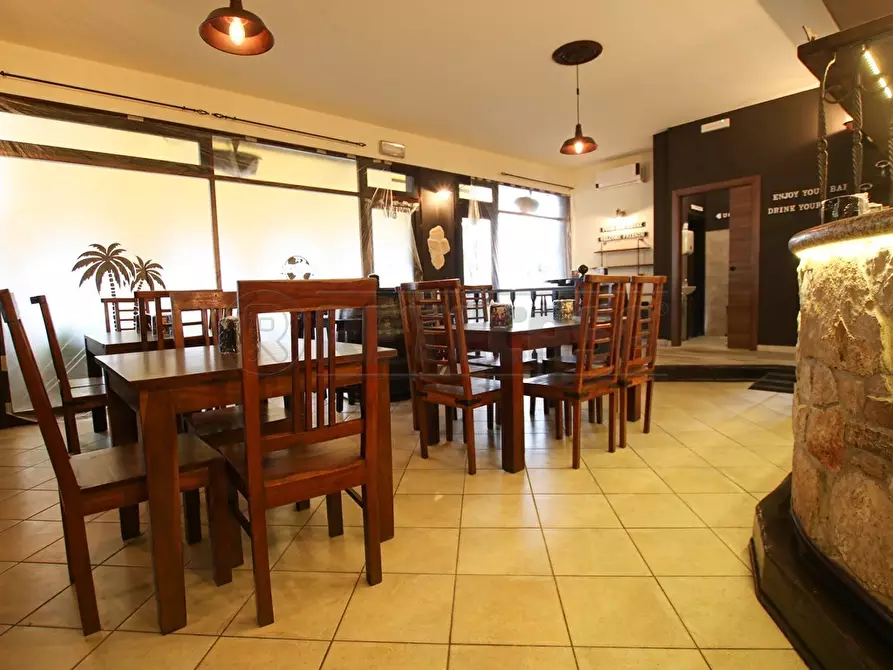 Immagine 5 di Locale commerciale in affitto  in Via Piazza Villaganzerla a Castegnero