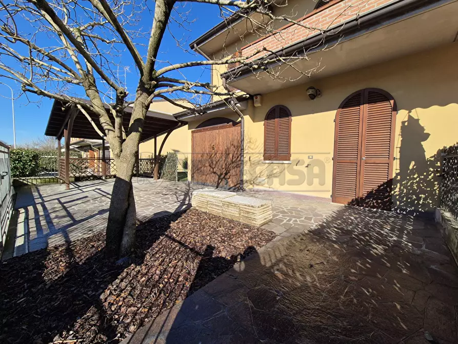 Immagine 1 di Villetta a schiera in vendita  in Via Arno a Sesto Ed Uniti