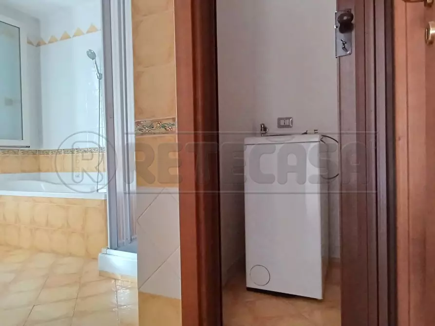 Immagine 10 di Bilocale in vendita  a Capodrise