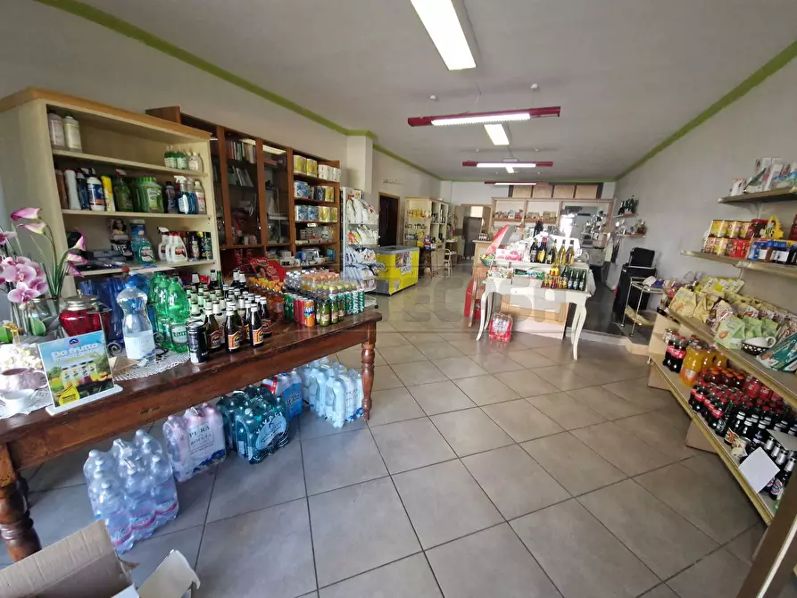 Immagine 3 di Locale commerciale in affitto  in Viale Europa 17B a Acquanegra Cremonese
