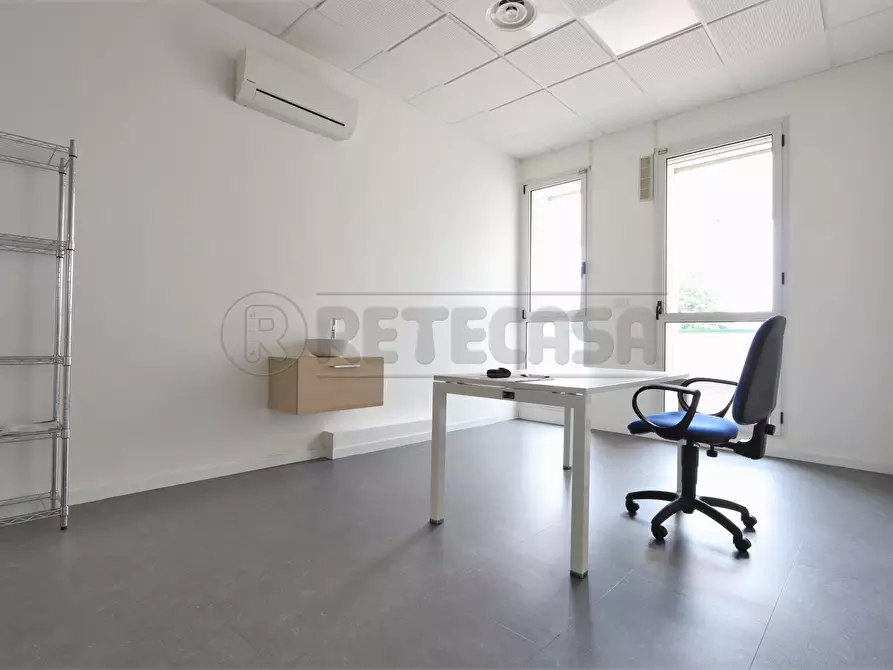 Immagine 15 di Ufficio in affitto  in Via Boschi a Torri Di Quartesolo