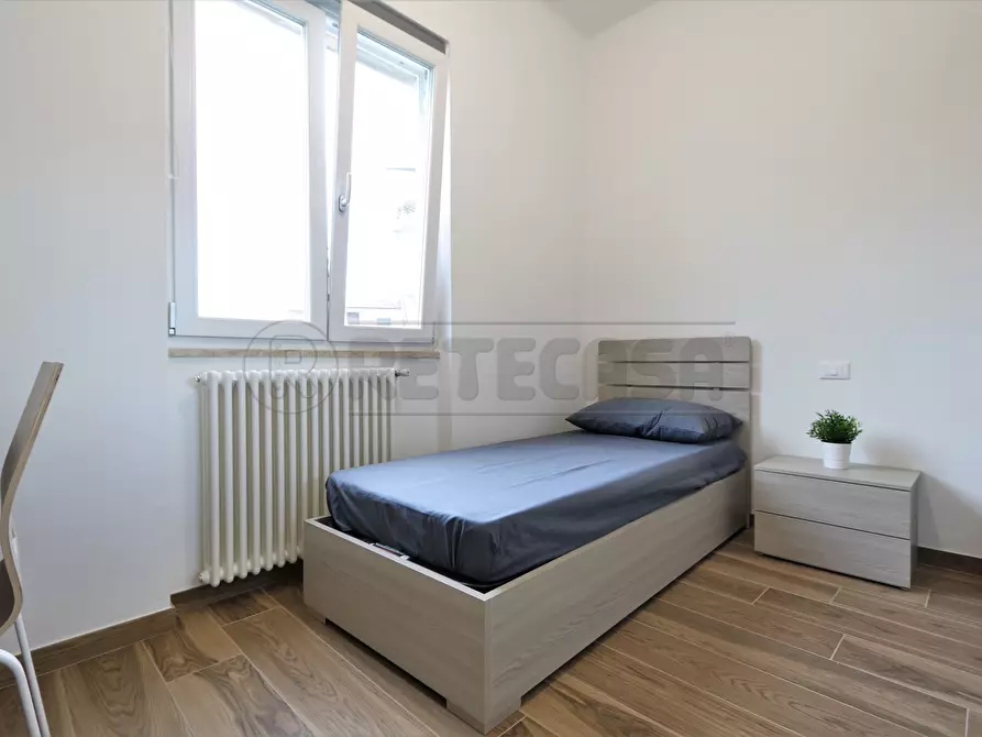 Immagine 71 di Stanza singola in affitto  a Vicenza