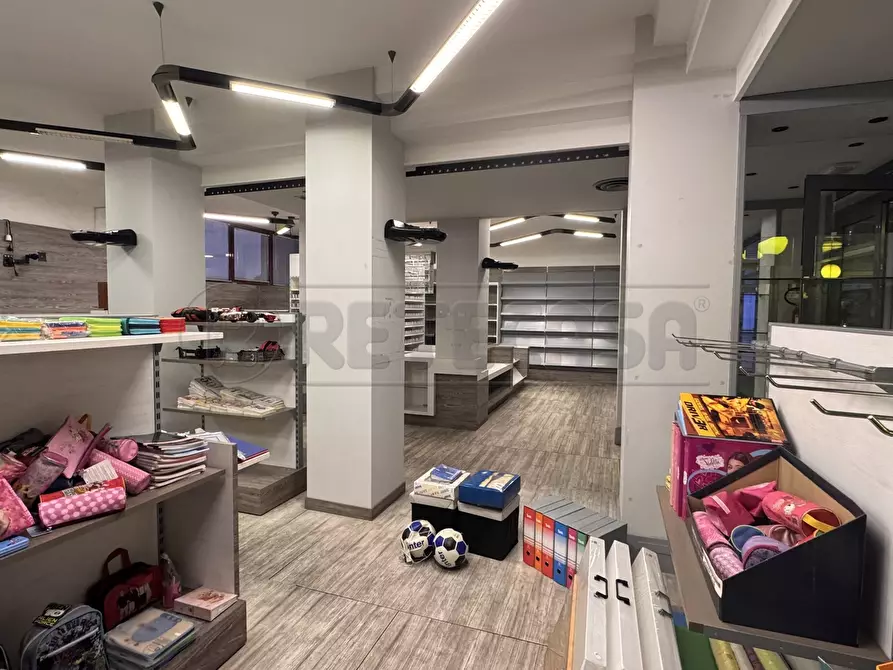 Immagine 7 di Locale commerciale in vendita  a Venezia