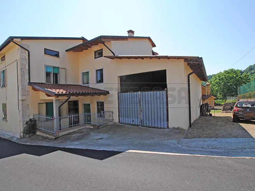 Immagine 1 di Casa semindipendente in vendita  in Via Carlassara 35 a Brogliano