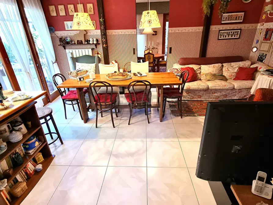 Immagine 11 di Villa in vendita  a Montesilvano