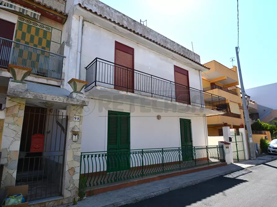 Immagine 2 di Quadrilocale in vendita  in Via Canale Torre Faro 12 a Messina