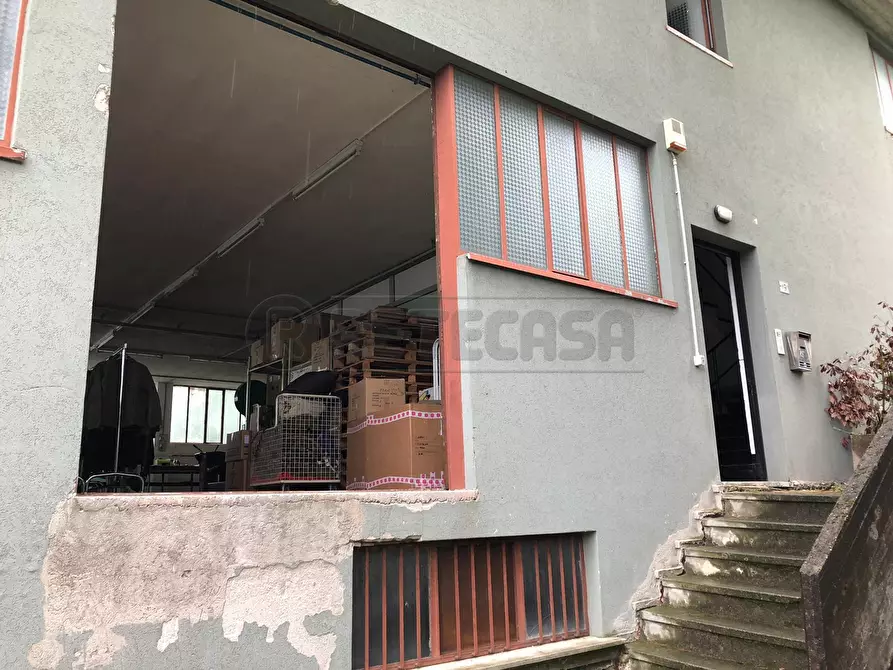 Immagine 2 di Attività artigianale in affitto  a Sorisole