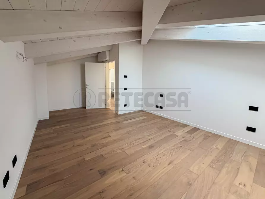 Immagine 33 di Attico in vendita  in Via F. Magellano a Creazzo