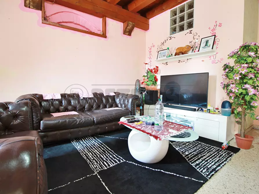 Immagine 6 di Bilocale in vendita  in Via Canova 6 a Gambellara