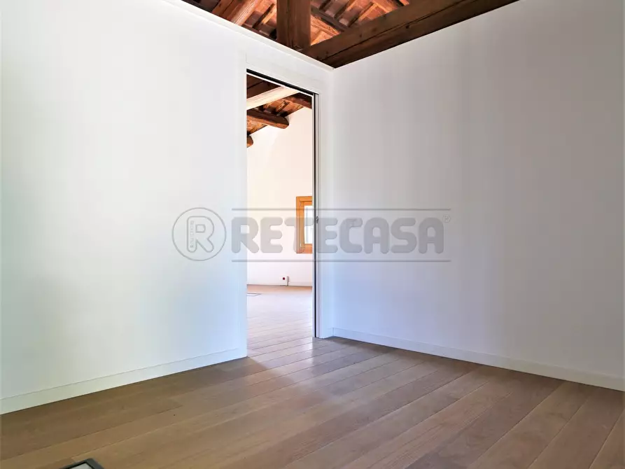 Immagine 26 di Ufficio in vendita  a Vicenza