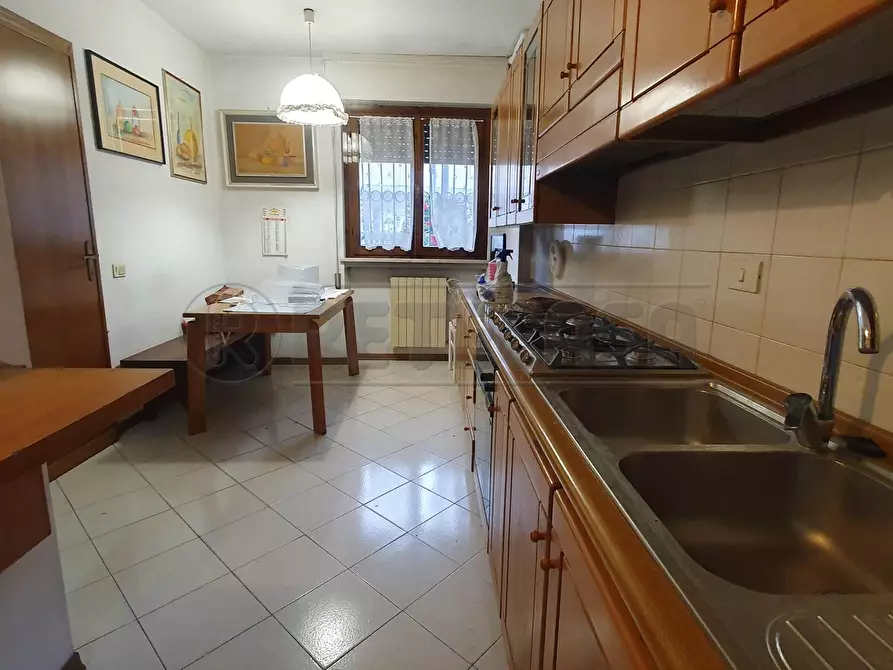 Immagine 9 di Villetta a schiera in vendita  in Via Cesare Riccioni 20 a Viareggio