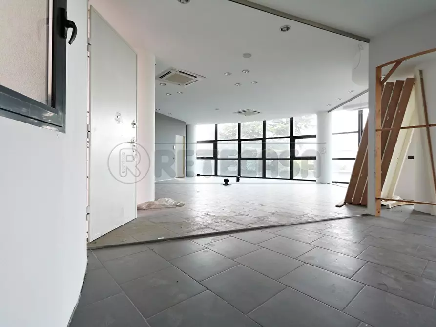 Immagine 28 di Ufficio in affitto  a Vicenza