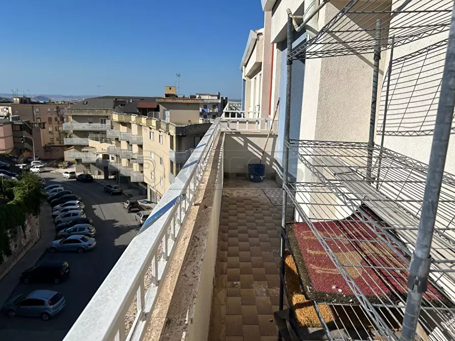 Immagine 16 di Bilocale in affitto  in Via Gabriele Amico Valenti 117 a Caltanissetta